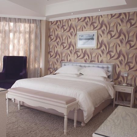 Xinyijia City Hotel Urumqi Exterior photo